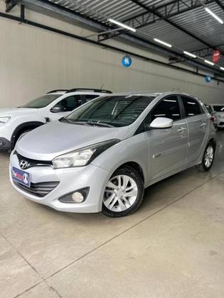 HYUNDAI HB20 1.6 PREMIUM 16V FLEX 4P AUTOMÁTICO HYUNDAI HB20 1.6 PREMIUM 16V FLEX 4P AUTOMÁTICO